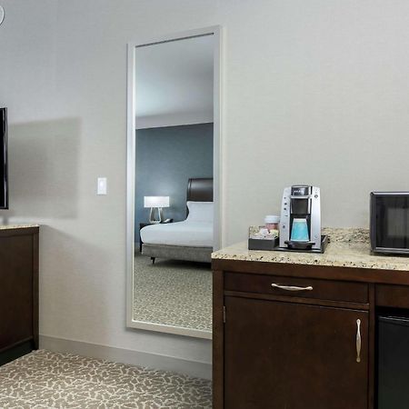 Hilton Garden Inn Shirlington Arlington Exteriör bild