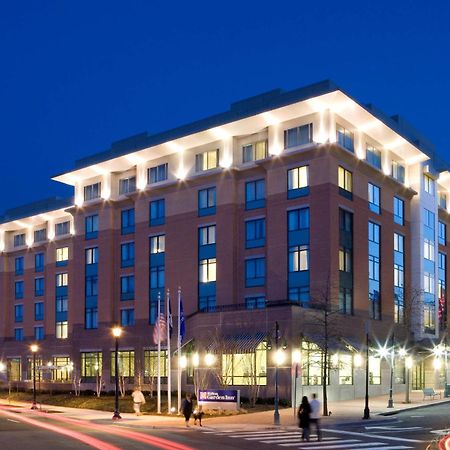 Hilton Garden Inn Shirlington Arlington Exteriör bild