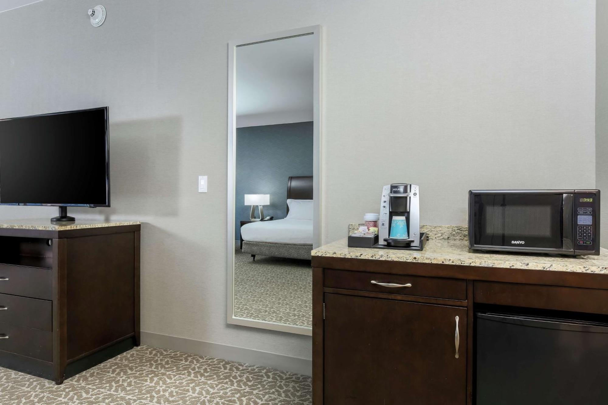 Hilton Garden Inn Shirlington Arlington Exteriör bild